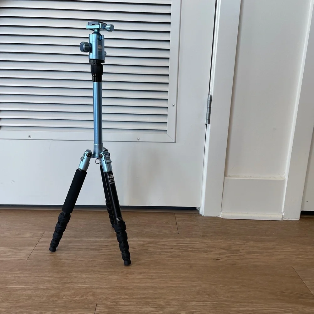 Sirui T-005BX Ultralight Travel Tripod with C-10S Ball-Head